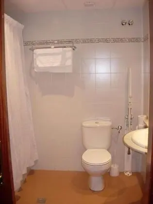 Tek Büyük Yataklı Oda, Dağ Manzaralı