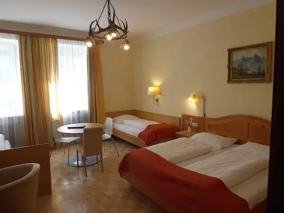 Üç Kişilik Oda