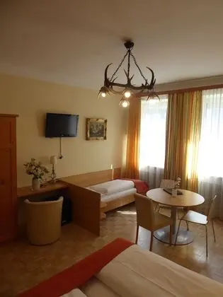 Üç Kişilik Oda