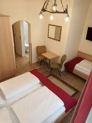 Üç Kişilik Oda