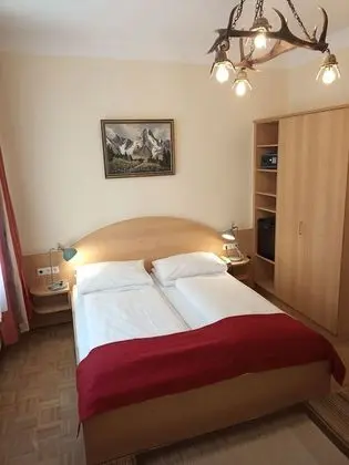 Üç Kişilik Oda