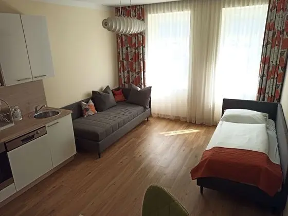 Üç Kişilik Oda