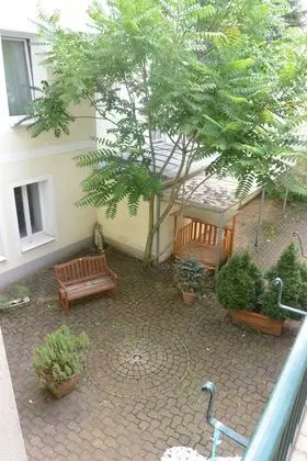 Üç Kişilik Oda