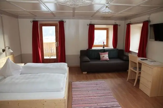 Tek Büyük Yataklı Oda