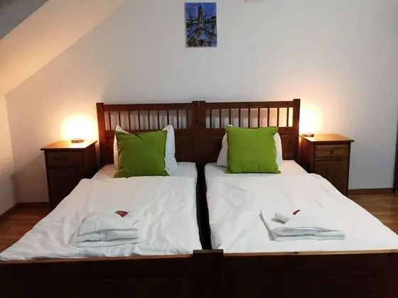 Family Tek Büyük Yataklı Oda, 3 Yatak Odası, Sigara İçilmez, Ortak Banyo