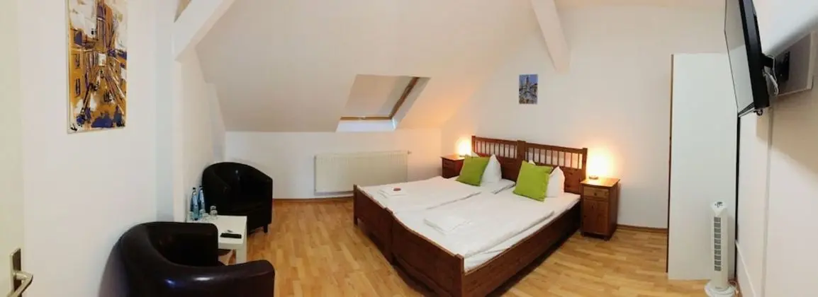 Family Tek Büyük Yataklı Oda, 3 Yatak Odası, Sigara İçilmez, Ortak Banyo