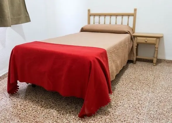 Tek Kişilik Oda, Ortak Banyo (Exterior)