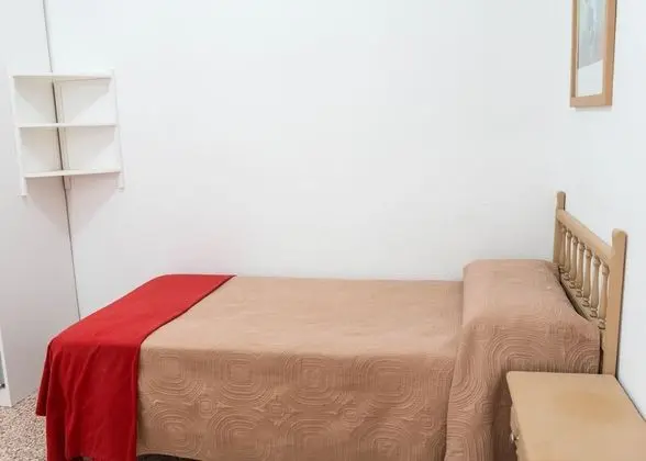 Tek Kişilik Oda, Ortak Banyo (Interior)