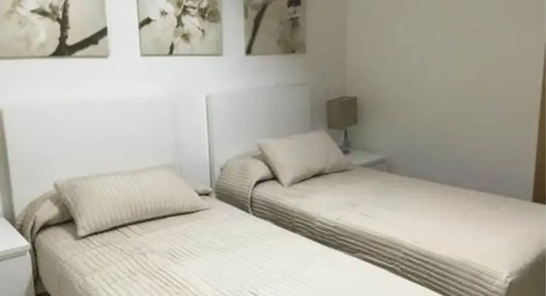 Tek Büyük Yataklı Oda, 2 Tek Kişilik Yatak, Ortak Banyo