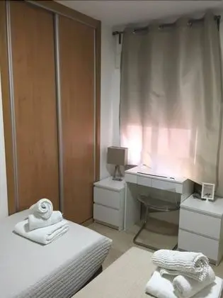 Tek Büyük Yataklı Oda, 2 Tek Kişilik Yatak, Ortak Banyo