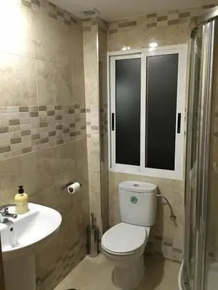 Tek Büyük Yataklı Oda, Ortak Banyo