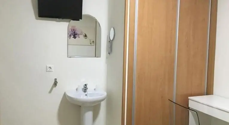 Tek Kişilik Oda, Ortak Banyo