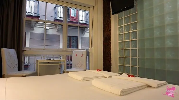 Büyük Yataklı Tek Kişilik Oda