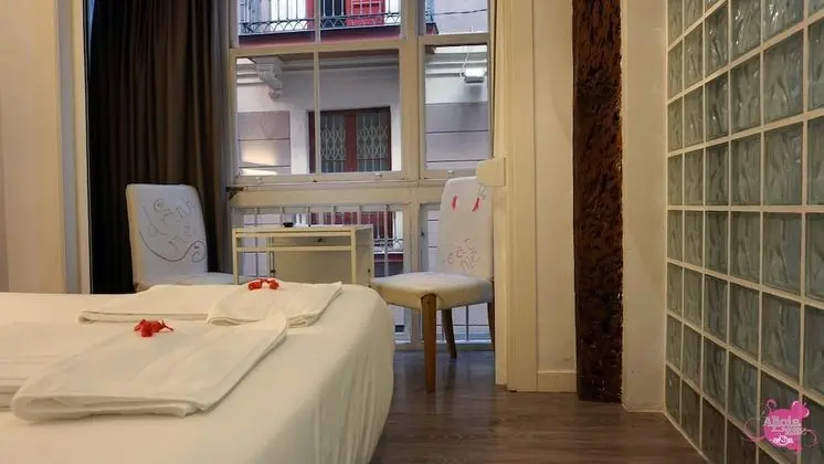 Büyük Yataklı Tek Kişilik Oda