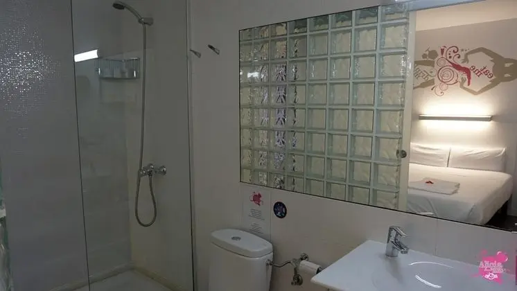 Büyük Yataklı Tek Kişilik Oda