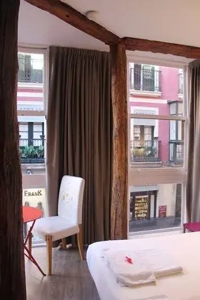 Tek Büyük Yataklı Oda