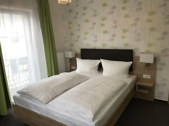 Comfort Tek Büyük veya İki Ayrı Yataklı Oda