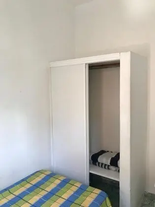 İki Ayrı Yataklı Oda, Ortak Banyo