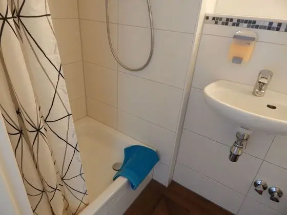 Tek Büyük Yataklı Oda, Banyolu/Duşlu