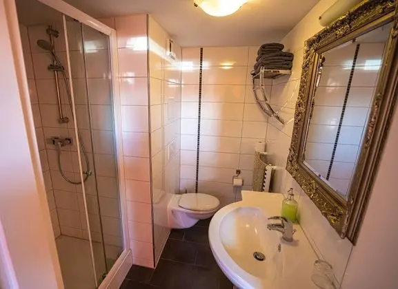 Standard Süit, Özel Banyo