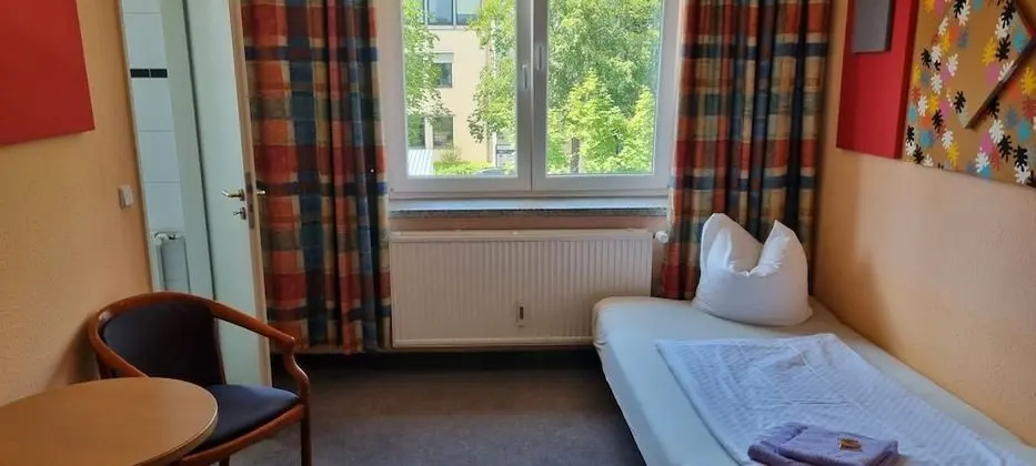 Basic Tek Büyük veya İki Ayrı Yataklı Oda, 2 Tek Kişilik Yatak
