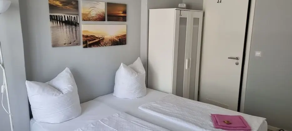 Basic Tek Büyük veya İki Ayrı Yataklı Oda, 2 Tek Kişilik Yatak