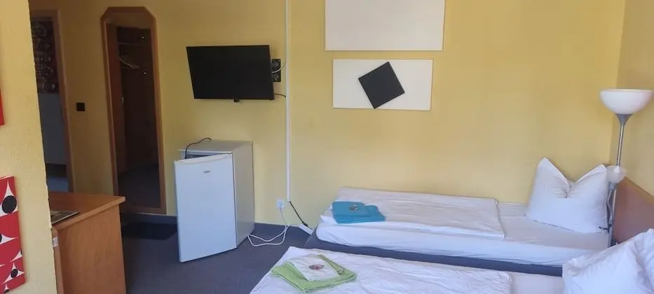 Basic Tek Büyük veya İki Ayrı Yataklı Oda, 2 Tek Kişilik Yatak