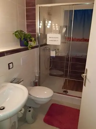 Basic Süit, Ortak Banyo