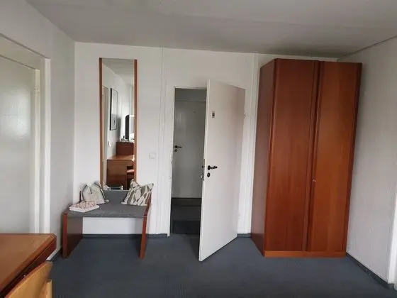 Basic Tek Büyük veya İki Ayrı Yataklı Oda, Ortak Banyo