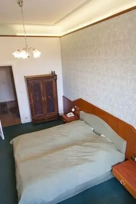 Tek Büyük Yataklı Oda