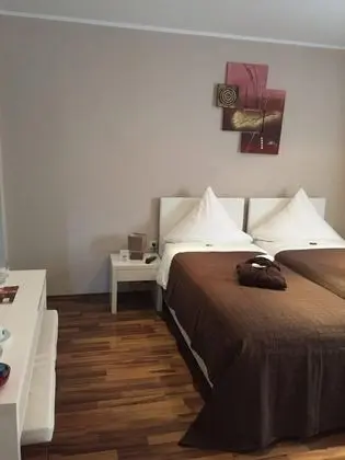 Üç Kişilik Oda, 3 Tek Kişilik Yatak, Sigara İçilmez