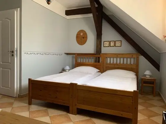 Standard Tek Büyük Yataklı Oda