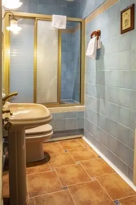 Tek Büyük veya İki Ayrı Yataklı Oda (External private bathroom, extra bed)