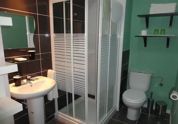 Tek Büyük Yataklı Oda (Exterior)