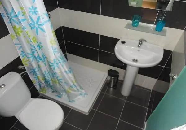 Tek Büyük Yataklı Oda (Interior)