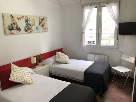 Tek Büyük veya İki Ayrı Yataklı Oda, Ortak Banyo