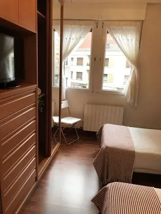 Tek Büyük veya İki Ayrı Yataklı Oda, Ortak Banyo