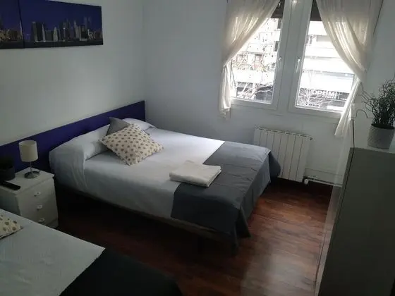 Tek Büyük veya İki Ayrı Yataklı Oda, Ortak Banyo