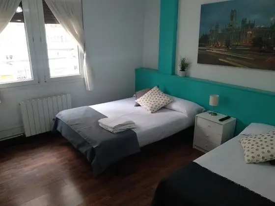 Tek Büyük veya İki Ayrı Yataklı Oda, Ortak Banyo