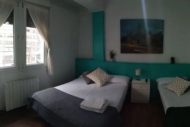 Tek Büyük veya İki Ayrı Yataklı Oda, Ortak Banyo