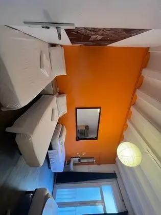 Dört Kişilik Oda, Ortak Banyo