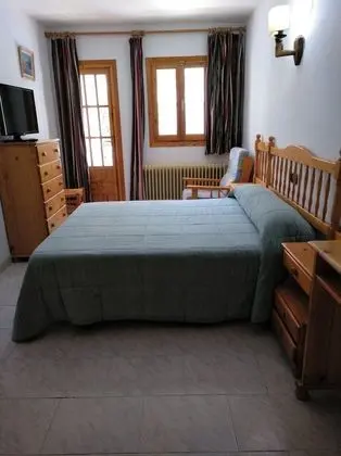 Tek Büyük Yataklı Oda, Balkon, Tepe Manzaralı