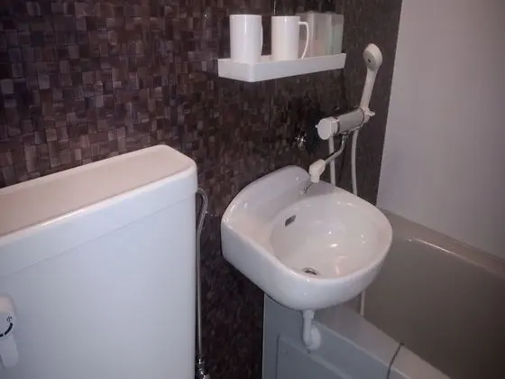 Dört Kişilik Oda, Ortak Banyo (Shared Bathroom opens 16:00-23:00)