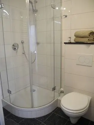 Tek Büyük Yataklı Oda, Balkon