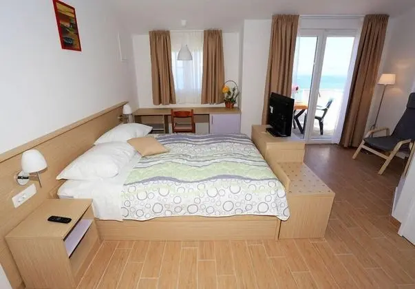 Tek Büyük Yataklı Oda, Balkon, Deniz Manzaralı