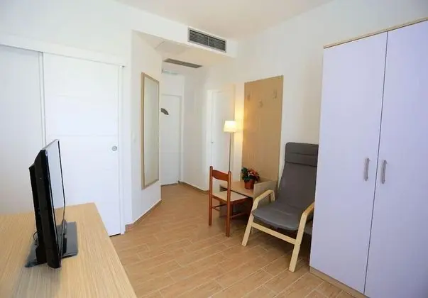 Tek Büyük Yataklı Oda, Balkon, Deniz Manzaralı