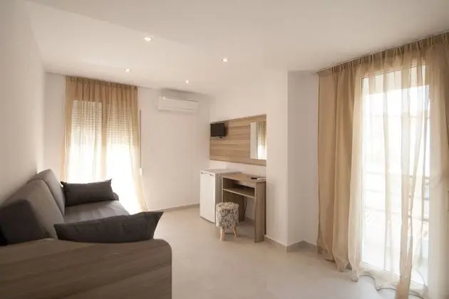 Sextuple Room (Split Level)