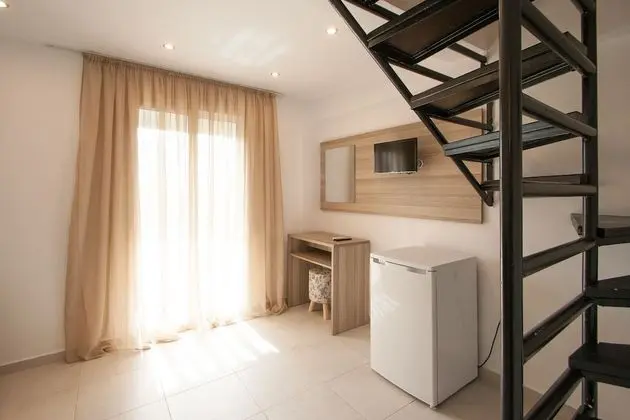 Sextuple Room (Split Level)