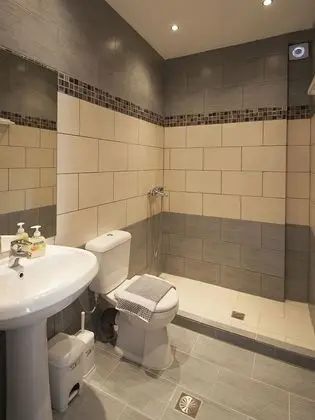 Sextuple Room (Split Level)