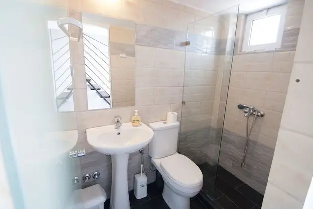 Sextuple Room (Split Level)